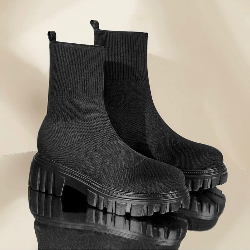 Basic Minimalist Knit Platform Sock Boots